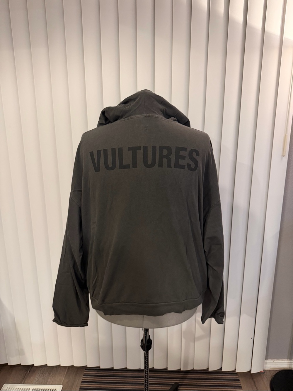 Kanye - VULTURES Black Hooded Jacket - Men's Casual Pullover Yeezy size 3 (L/XL)